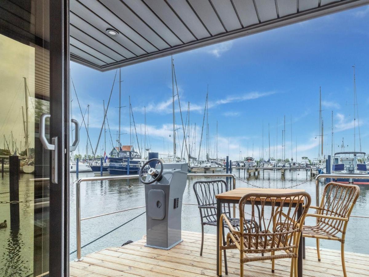 Hotel Luxury Houseboat In Volendam Marina Exterior foto