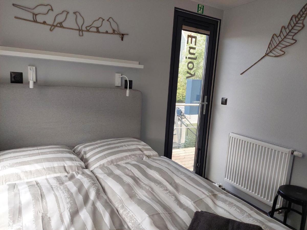 Hotel Luxury Houseboat In Volendam Marina Exterior foto